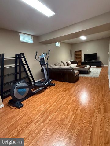 13286 HOLLY MEADOW LN, Herndon, VA 20171