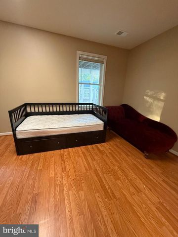 13286 HOLLY MEADOW LN, Herndon, VA 20171