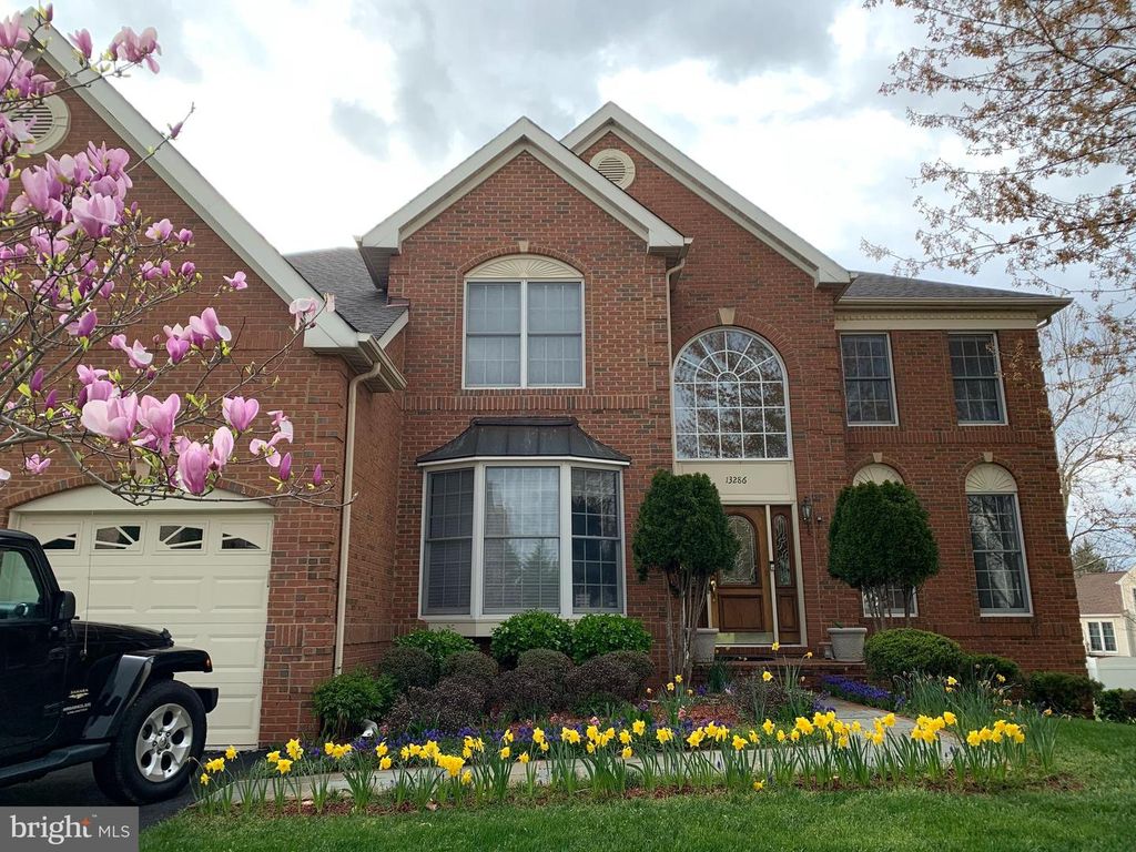 13286 HOLLY MEADOW LN, Herndon, VA 20171