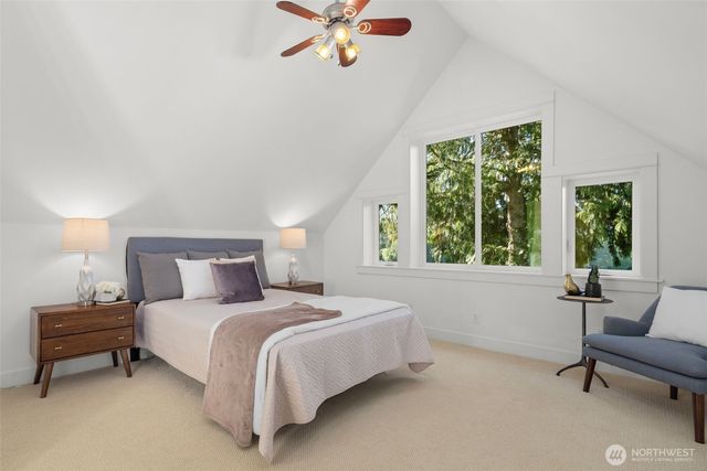 2057 E Beaver Lake Drive SE, Sammamish, WA 98075