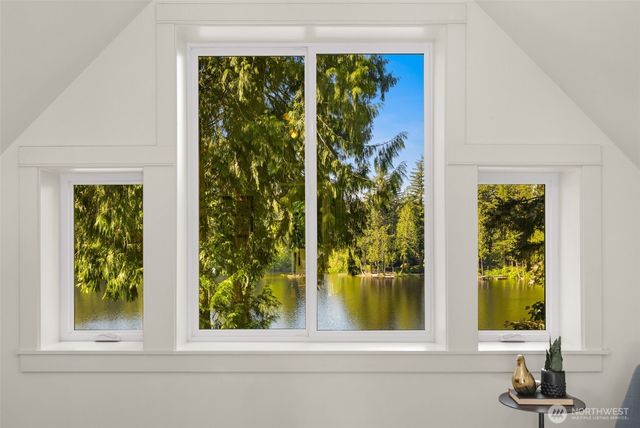 2057 E Beaver Lake Drive SE, Sammamish, WA 98075