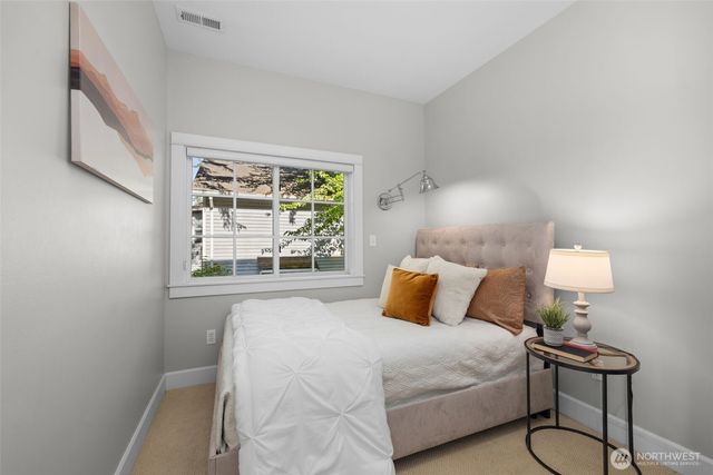 2057 E Beaver Lake Drive SE, Sammamish, WA 98075