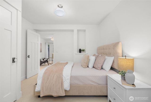 2057 E Beaver Lake Drive SE, Sammamish, WA 98075