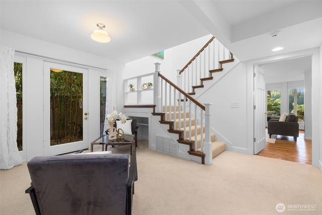 2057 E Beaver Lake Drive SE, Sammamish, WA 98075