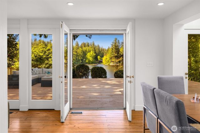 2057 E Beaver Lake Drive SE, Sammamish, WA 98075