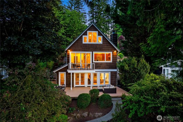 2057 E Beaver Lake Drive SE, Sammamish, WA 98075