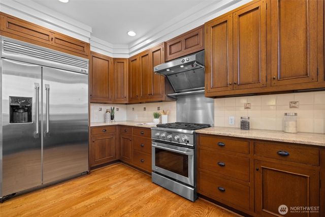 2057 E Beaver Lake Drive SE, Sammamish, WA 98075
