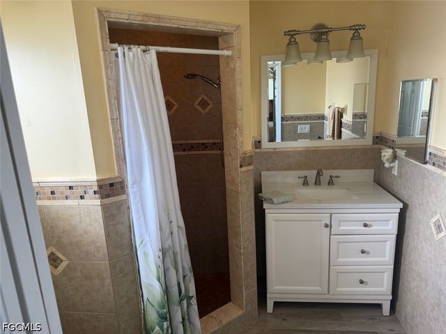 1825 SE 12th TER, Cape Coral, FL 33990