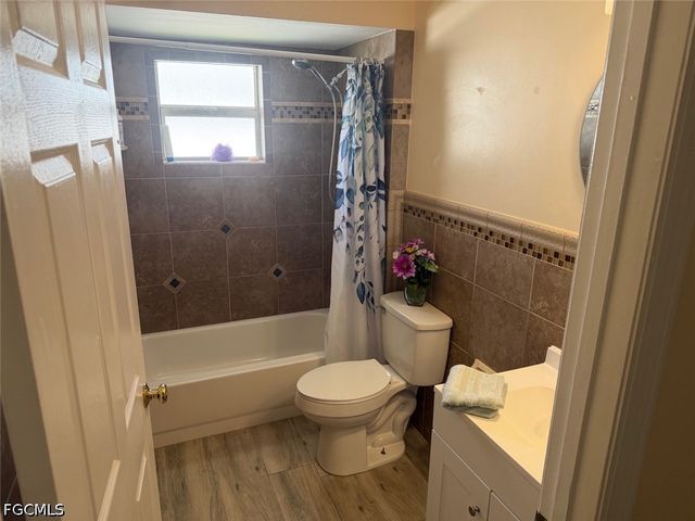 1825 SE 12th TER, Cape Coral, FL 33990