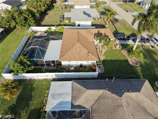 1825 SE 12th TER, Cape Coral, FL 33990