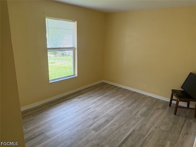 1825 SE 12th TER, Cape Coral, FL 33990