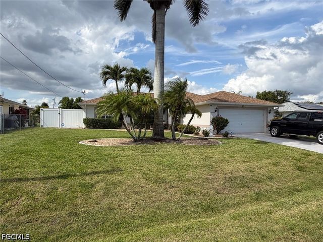 1825 SE 12th TER, Cape Coral, FL 33990
