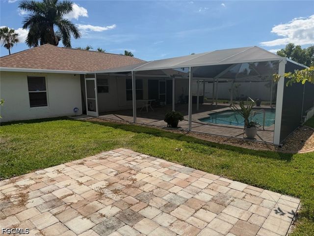1825 SE 12th TER, Cape Coral, FL 33990