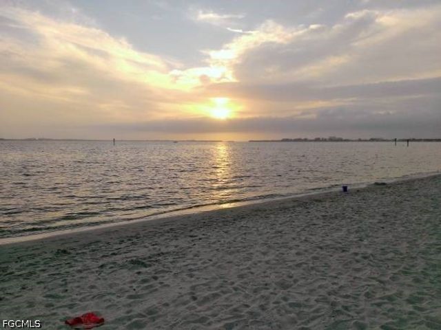 1825 SE 12th TER, Cape Coral, FL 33990