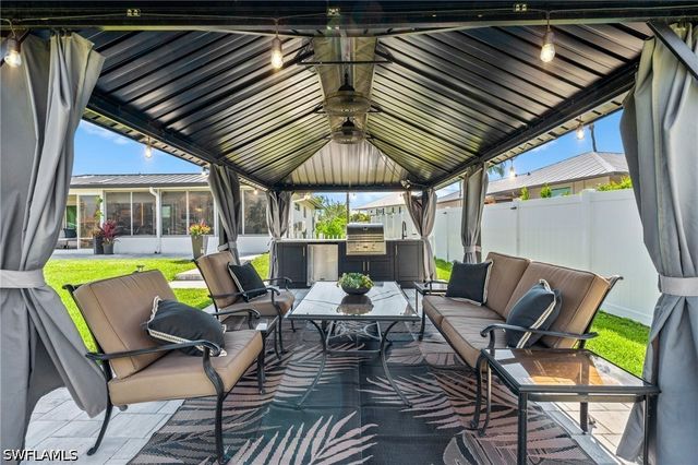 6212 Cocos DR, Fort Myers, FL 33908