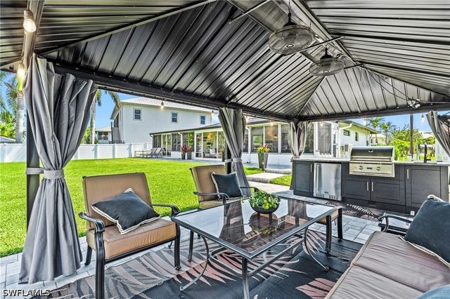 6212 Cocos DR, Fort Myers, FL 33908