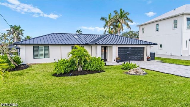 6212 Cocos DR, Fort Myers, FL 33908