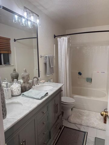 2041 Grey Stone Dr, Stockton, CA 95206