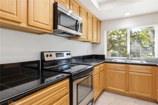 8 Silverwood, Irvine, CA 92604