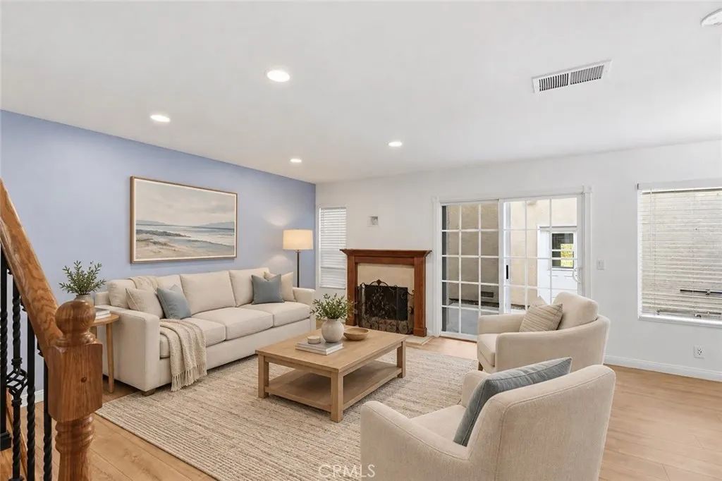 8 Silverwood, Irvine, CA 92604