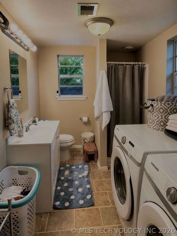 1811 W Broadway Street, Collinsville, OK 74021