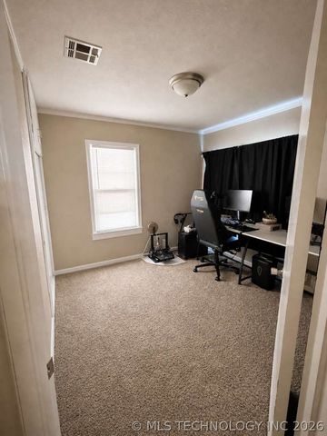 1811 W Broadway Street, Collinsville, OK 74021