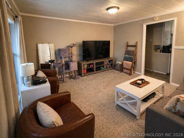 1811 W Broadway Street, Collinsville, OK 74021