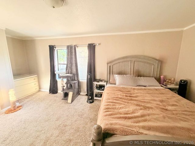 1811 W Broadway Street, Collinsville, OK 74021