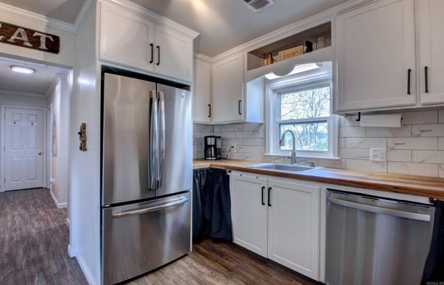 16601 West Road, Roland, AR 72135