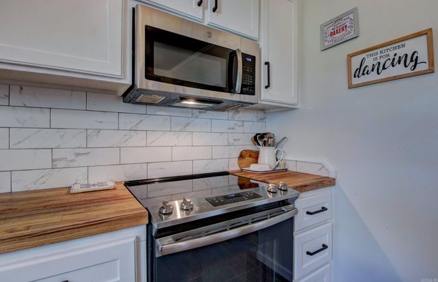 16601 West Road, Roland, AR 72135