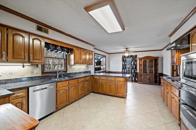 3017 LAURINBURG CIR, Germantown, TN 38138