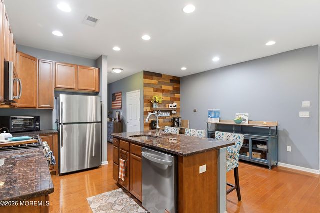 17 Arden Drive, Manchester, NJ 08759
