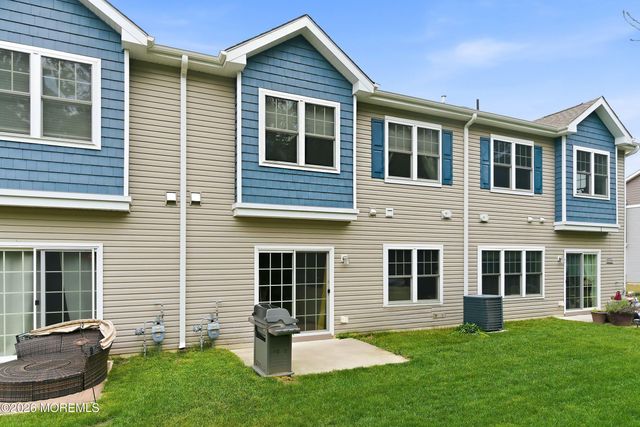 17 Arden Drive, Manchester, NJ 08759