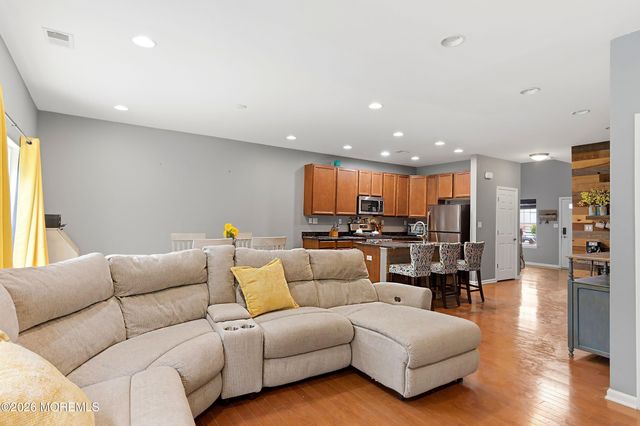 17 Arden Drive, Manchester, NJ 08759