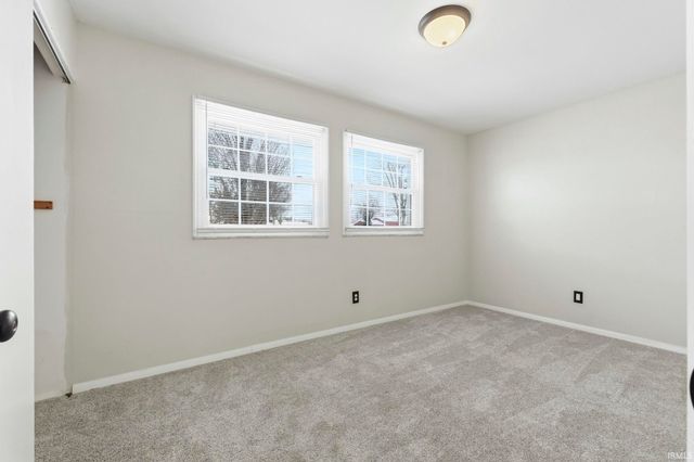 15019 Auburn Road, Fort Wayne, IN 46845