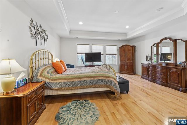 8 Yorktown Lane 704, Totowa, NJ 07512
