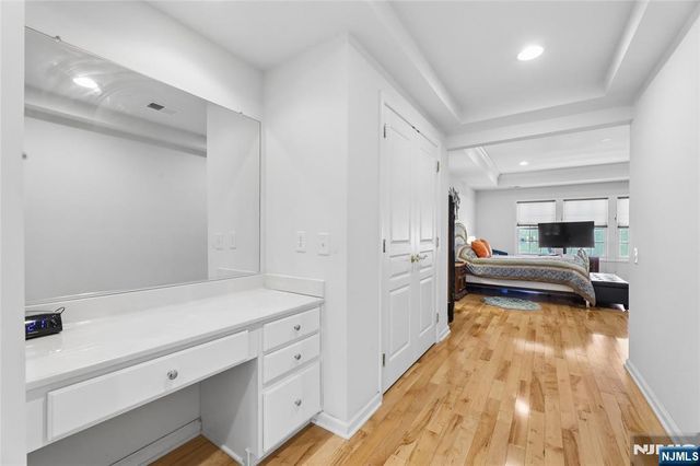 8 Yorktown Lane 704, Totowa, NJ 07512