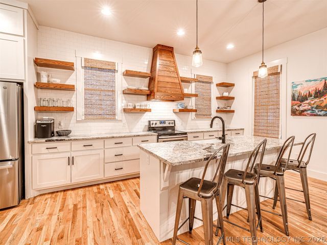 35 Center Lane, Carlton Landing, OK 74432