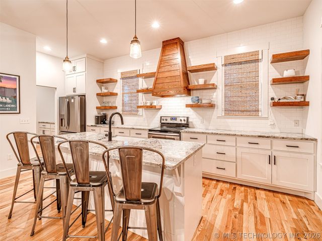 35 Center Lane, Carlton Landing, OK 74432