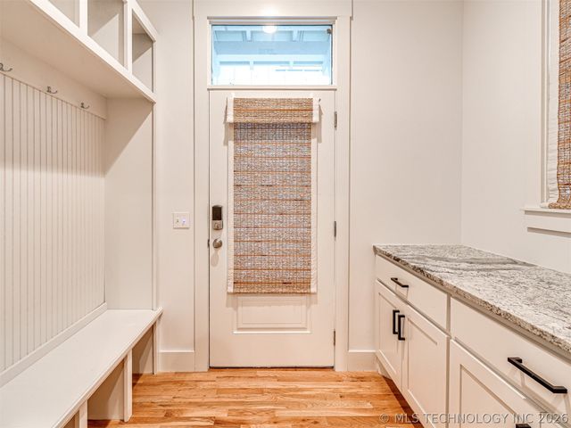 35 Center Lane, Carlton Landing, OK 74432