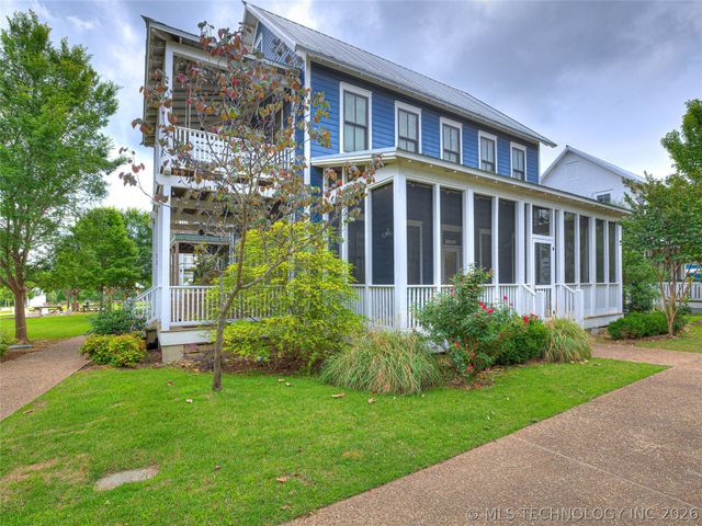 35 Center Lane, Carlton Landing, OK 74432