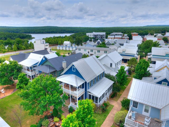 35 Center Lane, Carlton Landing, OK 74432