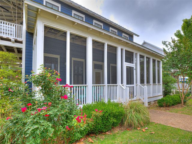 35 Center Lane, Carlton Landing, OK 74432
