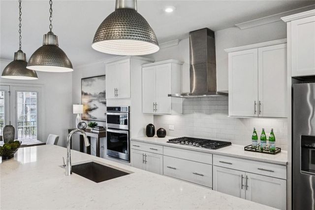 2052 Falls Park Way, Decatur, GA 30033