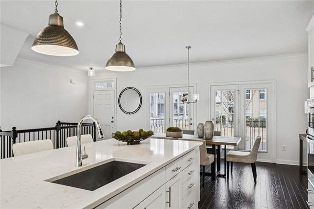 2052 Falls Park Way, Decatur, GA 30033