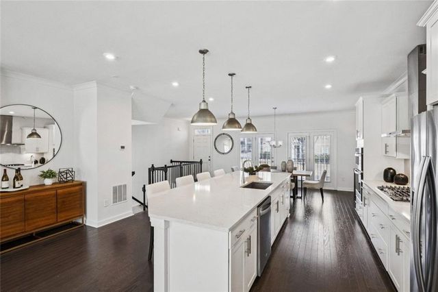 2052 Falls Park Way, Decatur, GA 30033