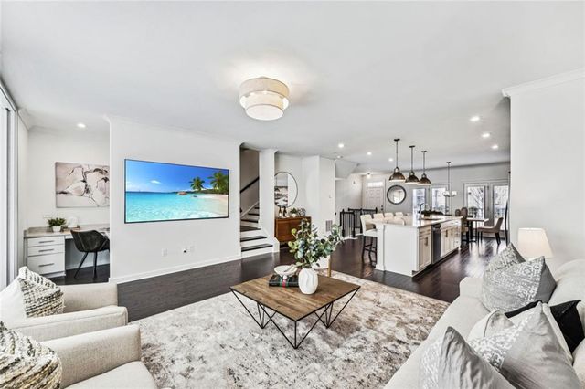 2052 Falls Park Way, Decatur, GA 30033