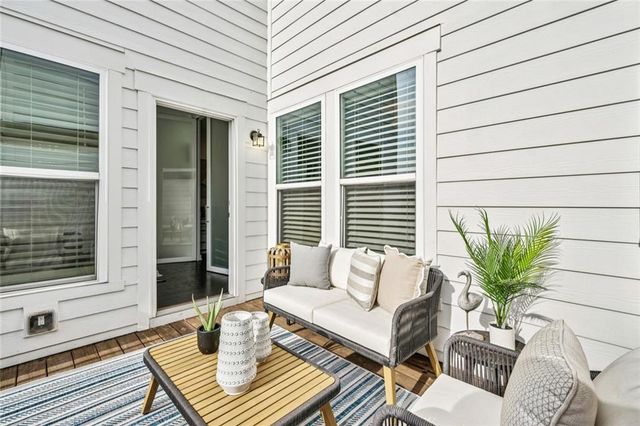 2052 Falls Park Way, Decatur, GA 30033