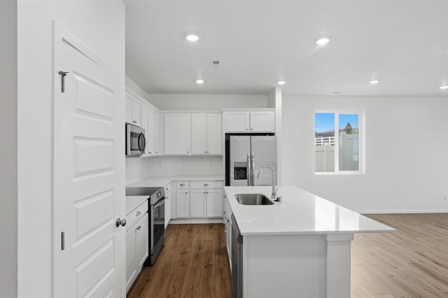 16666 E 30th Ln, Spokane Valley, WA 99037