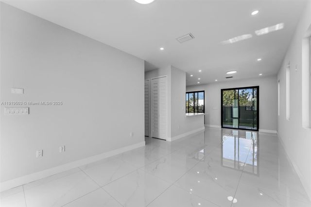 12393 SW 220th St, Miami, FL 33170